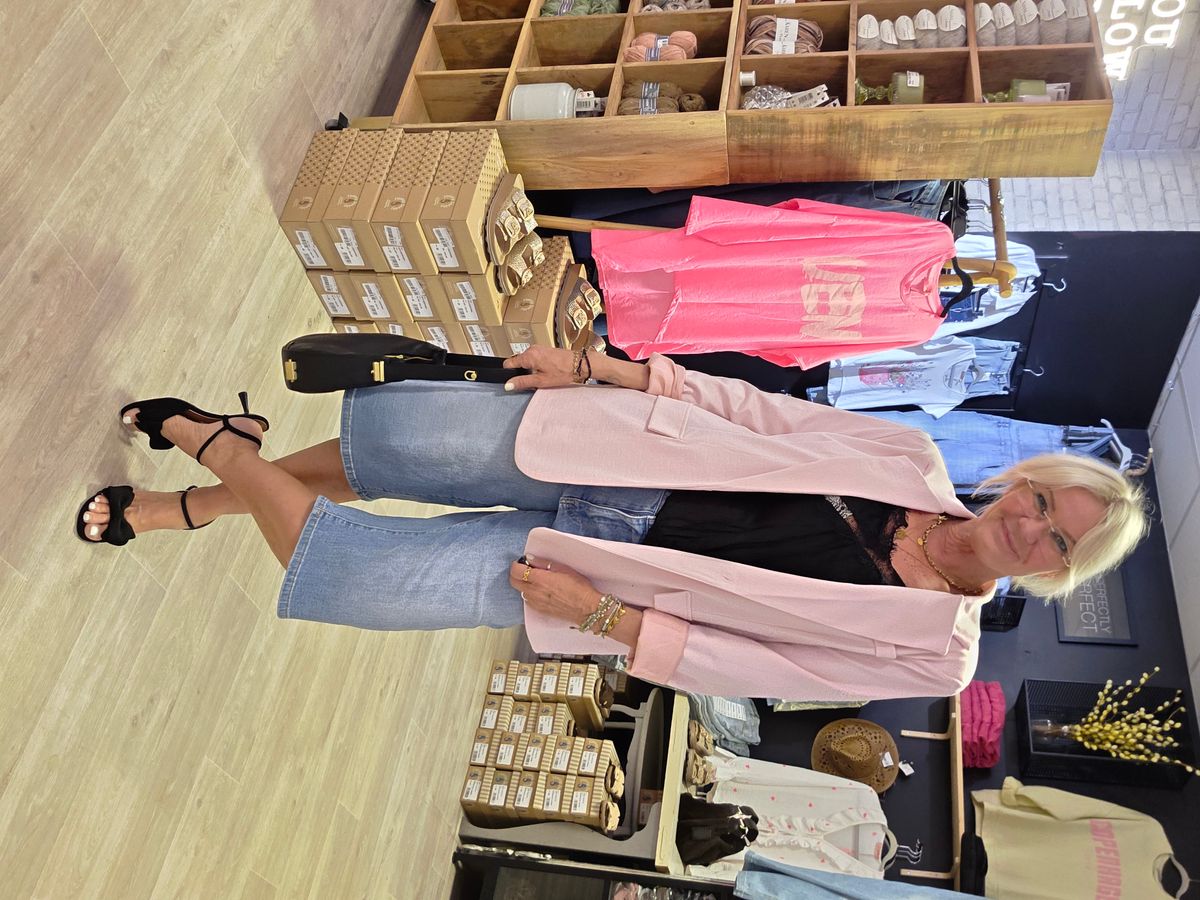 ANELLA SHORTS