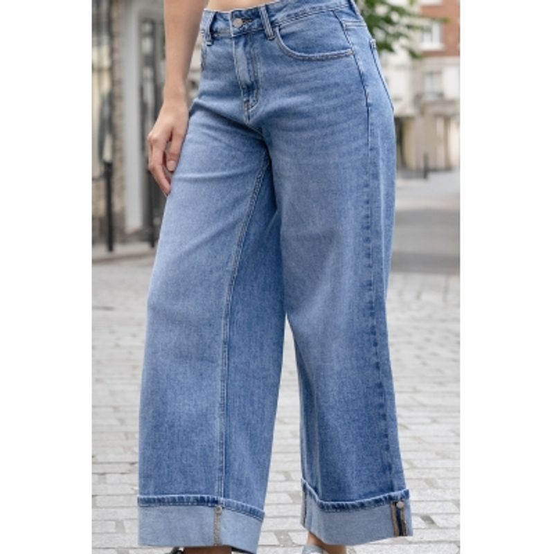 TURN UP JEANS